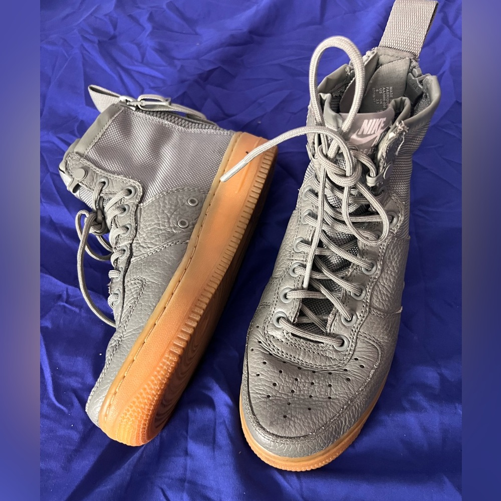 Size 6 big kids nike SF Air1  green